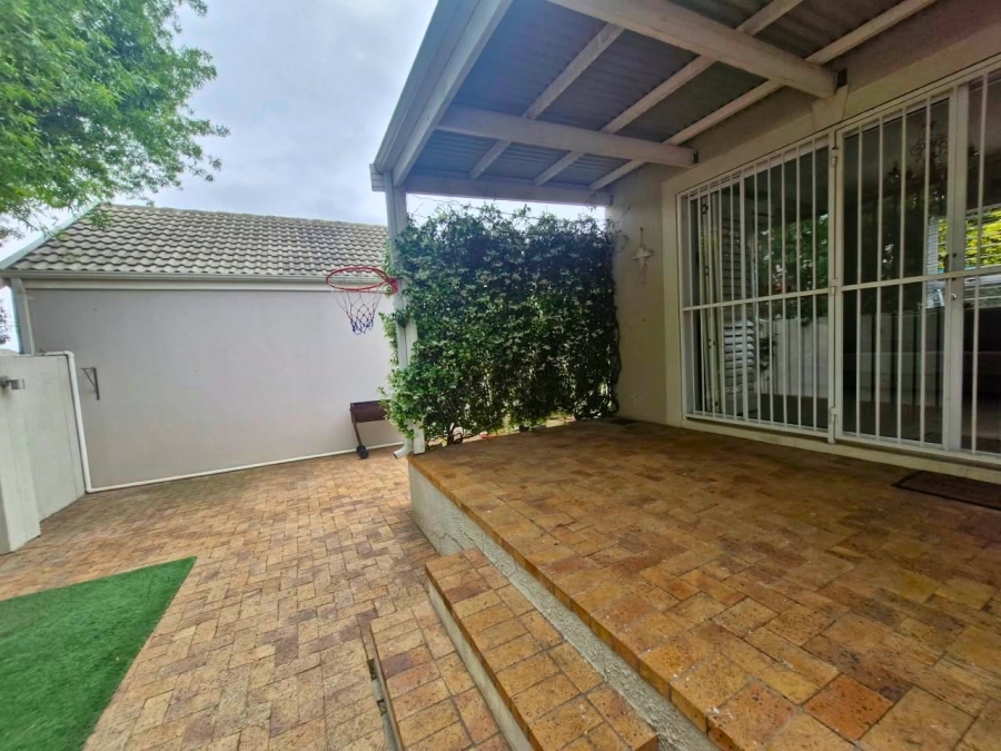 To Let 3 Bedroom Property for Rent in Pinehurst Western Cape